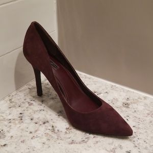BCBG *NEW* 3IN wine PLUM suede  POINTY HEELS